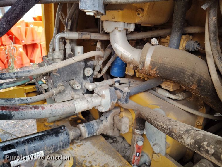 image for item EH0310 2015 John Deere 624K wheel loader