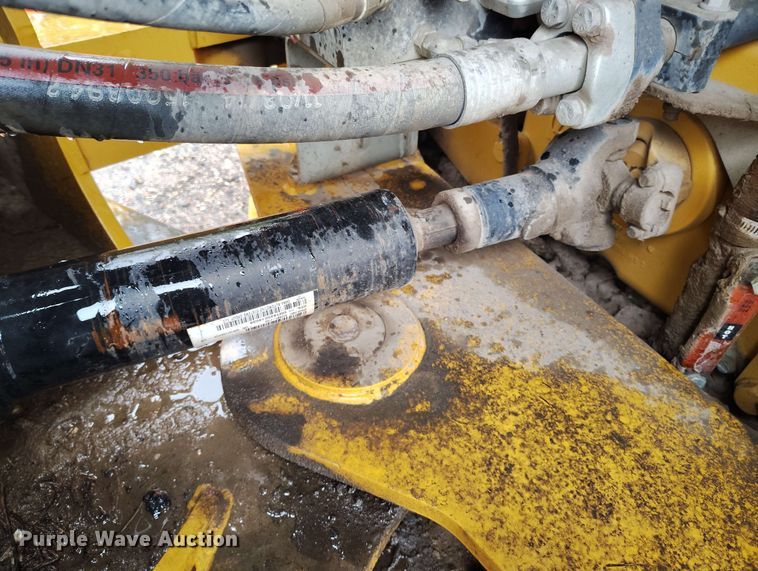 image for item EH0310 2015 John Deere 624K wheel loader