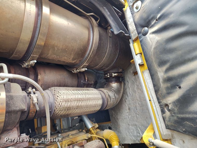 image for item EH0310 2015 John Deere 624K wheel loader