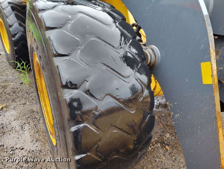 image for item EH0310 2015 John Deere 624K wheel loader