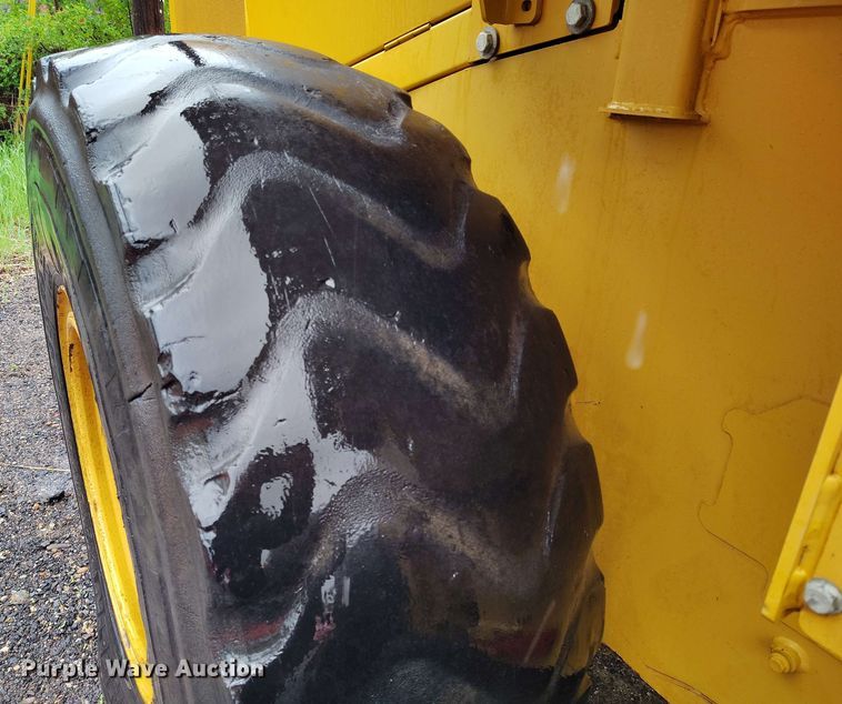 image for item EH0310 2015 John Deere 624K wheel loader