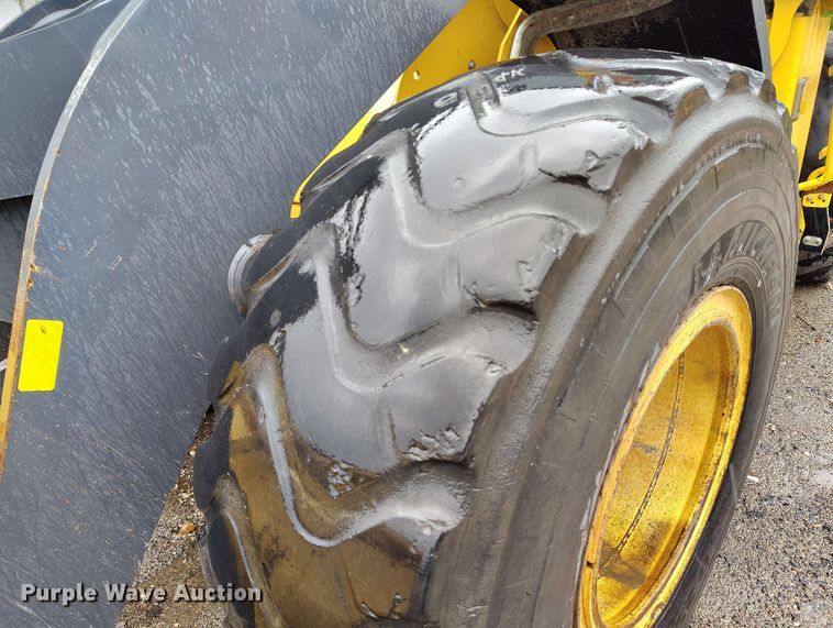 image for item EH0310 2015 John Deere 624K wheel loader