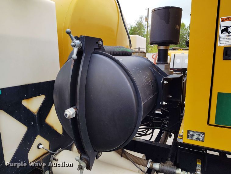 image for item EH0312 2022 Vermeer VX75-800 vacuum excavator