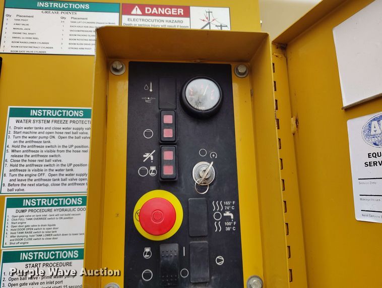 image for item EH0312 2022 Vermeer VX75-800 vacuum excavator