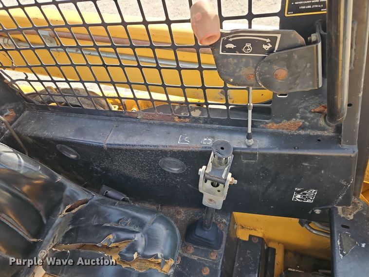 image for item EJ0041 1997 John Deere 7775 skid steer loader
