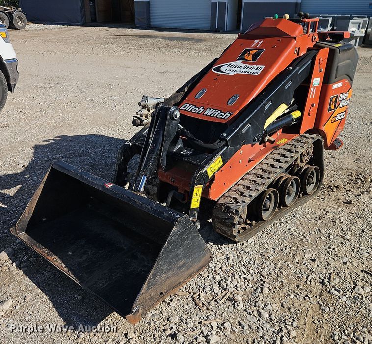 image for item EJ0048 2018 Ditch Witch SK600 compact utility loader