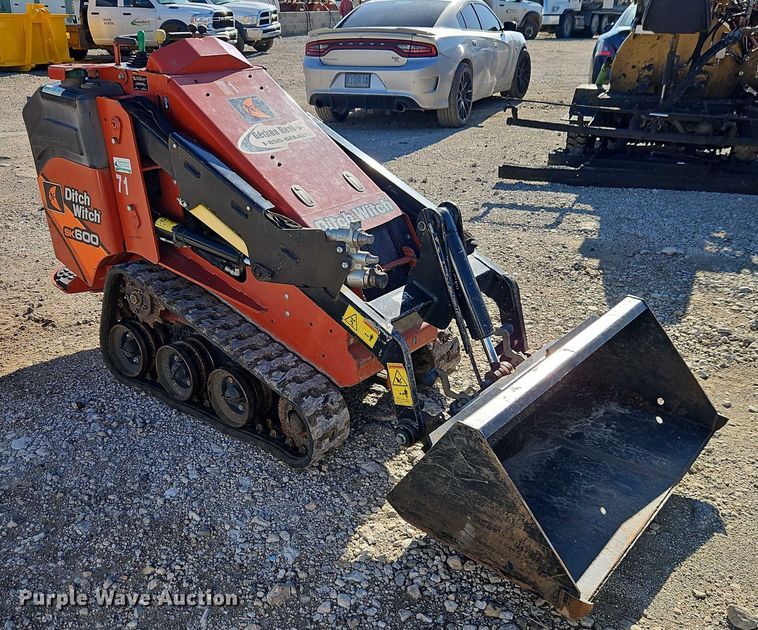 image for item EJ0048 2018 Ditch Witch SK600 compact utility loader
