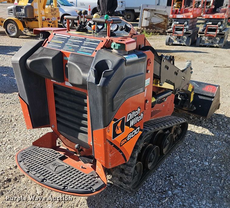 image for item EJ0048 2018 Ditch Witch SK600 compact utility loader