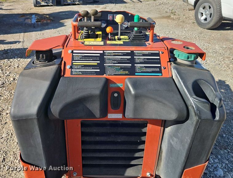 image for item EJ0048 2018 Ditch Witch SK600 compact utility loader