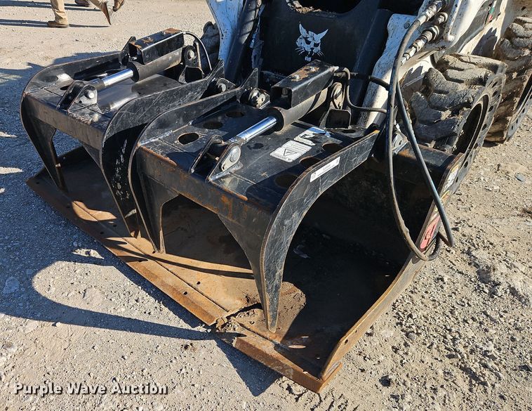 image for item EJ0049 Quick Attach skid steer grapple bucket