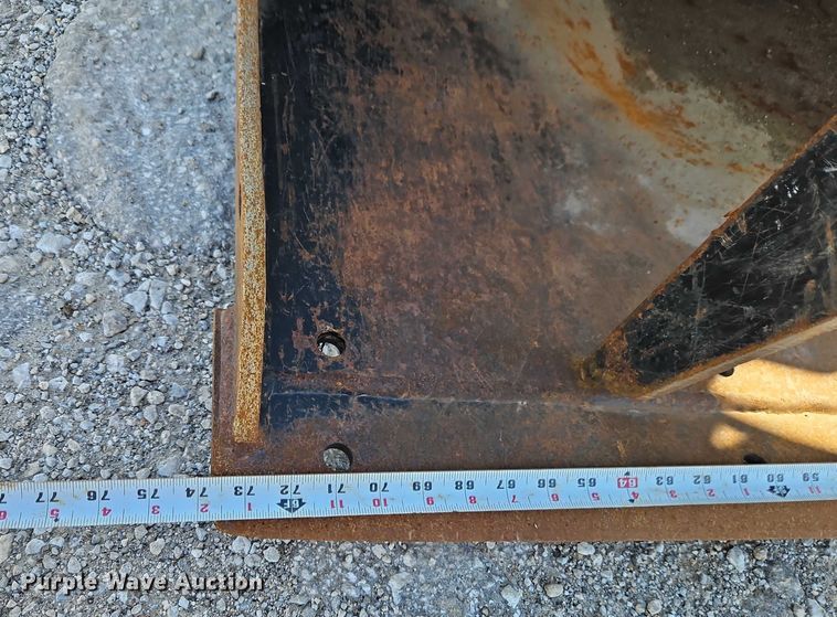 image for item EJ0049 Quick Attach skid steer grapple bucket