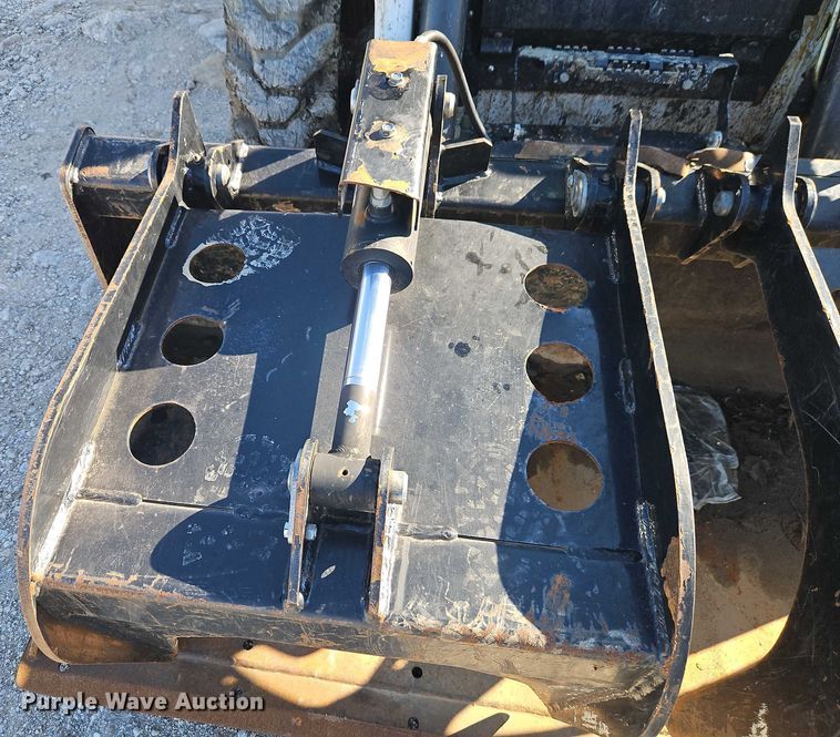 image for item EJ0049 Quick Attach skid steer grapple bucket