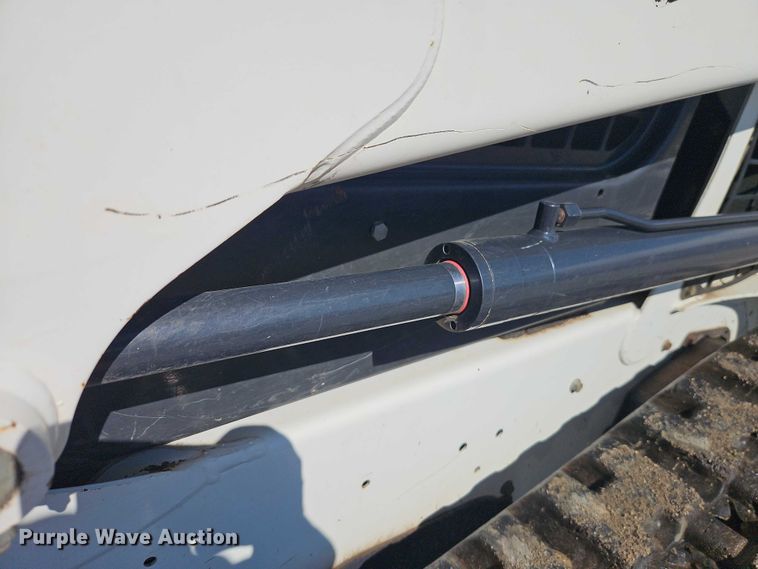 image for item EJ0052 2017 Bobcat T550 tracked skid steer loader