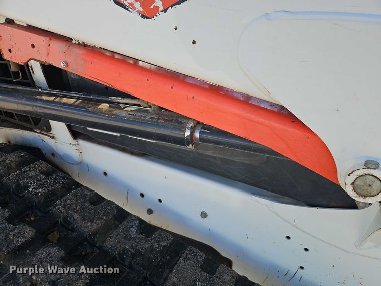 image for item EJ0052 2017 Bobcat T550 tracked skid steer loader