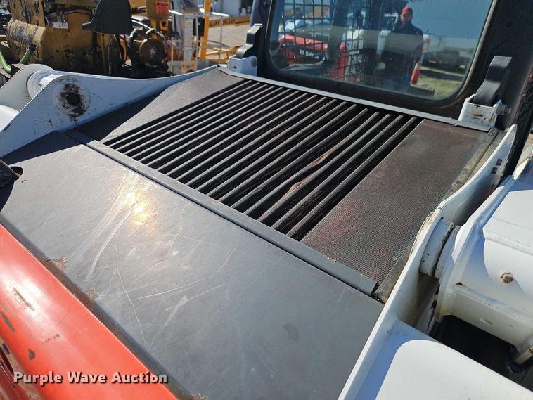 image for item EJ0052 2017 Bobcat T550 tracked skid steer loader