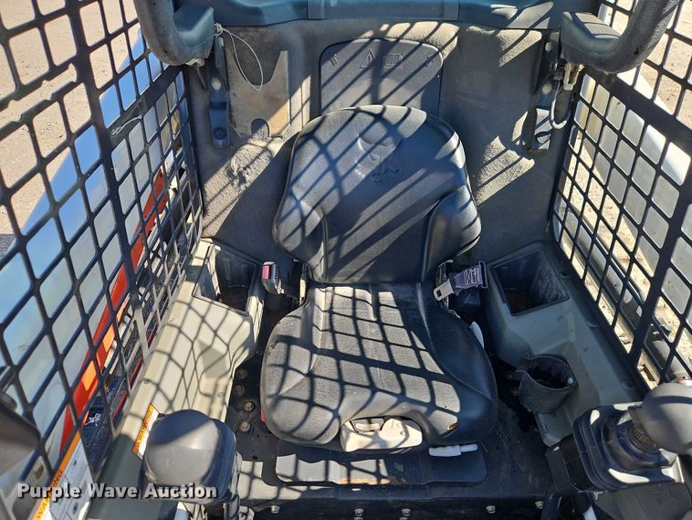 image for item EJ0052 2017 Bobcat T550 tracked skid steer loader