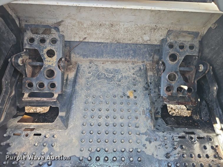 image for item EJ0052 2017 Bobcat T550 tracked skid steer loader