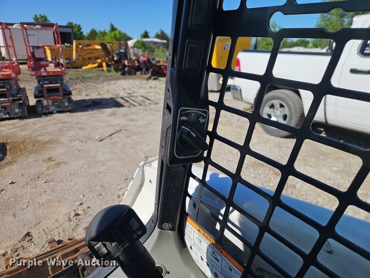 image for item EJ0052 2017 Bobcat T550 tracked skid steer loader