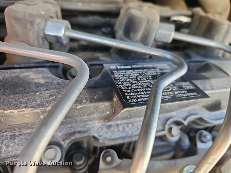 image for item EJ0052 2017 Bobcat T550 tracked skid steer loader