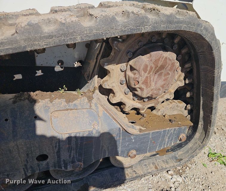 image for item EJ0052 2017 Bobcat T550 tracked skid steer loader