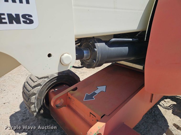image for item EJ0055 2007 JLG 450AJ boom lift