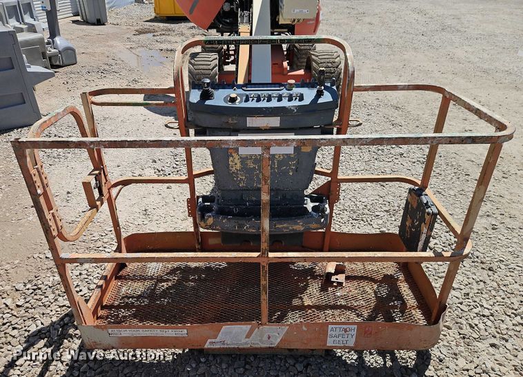 image for item EJ0055 2007 JLG 450AJ boom lift