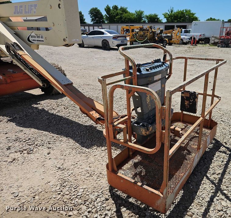 image for item EJ0055 2007 JLG 450AJ boom lift