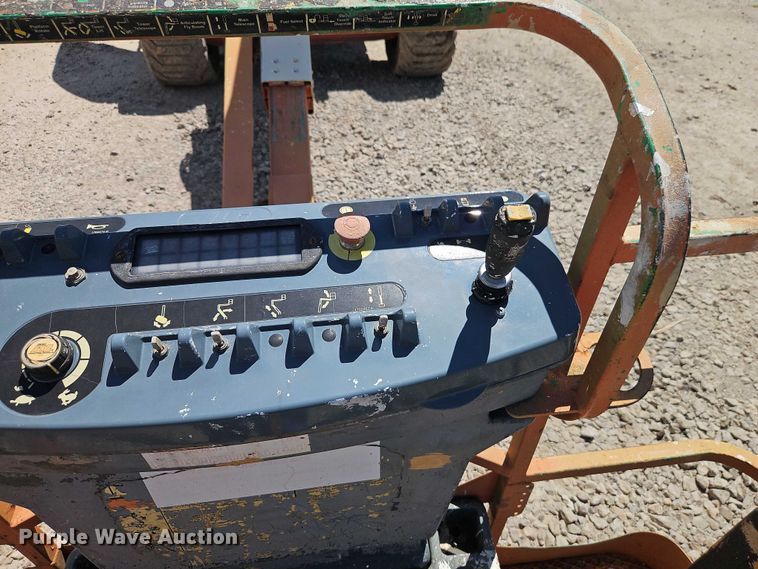 image for item EJ0055 2007 JLG 450AJ boom lift