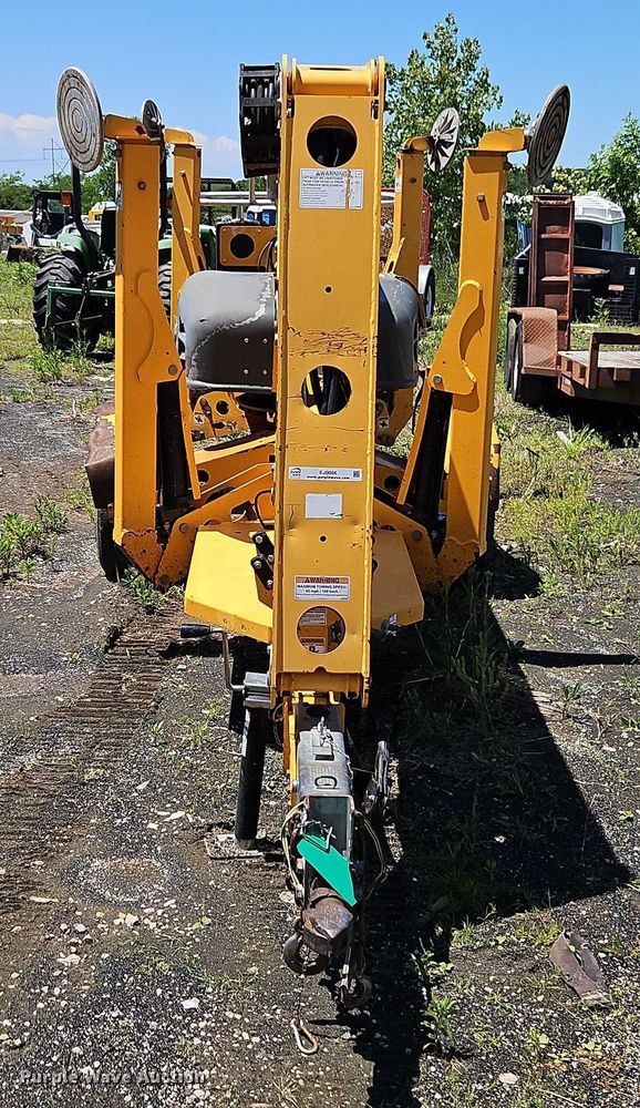 image for item EJ0056 2018 Haulotte 4527 boom lift