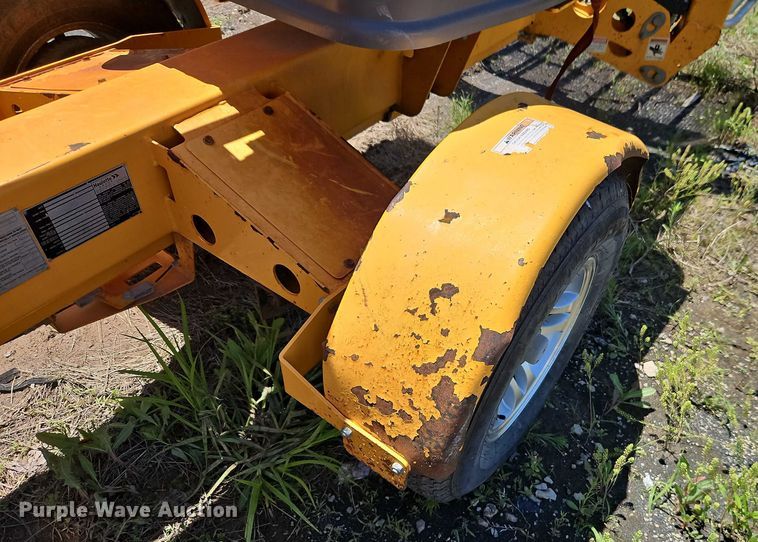 image for item EJ0056 2018 Haulotte 4527 boom lift