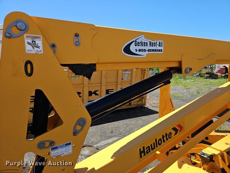 image for item EJ0056 2018 Haulotte 4527 boom lift