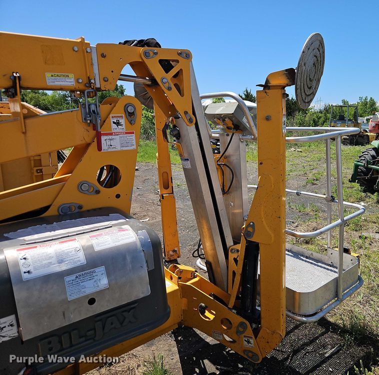 image for item EJ0056 2018 Haulotte 4527 boom lift