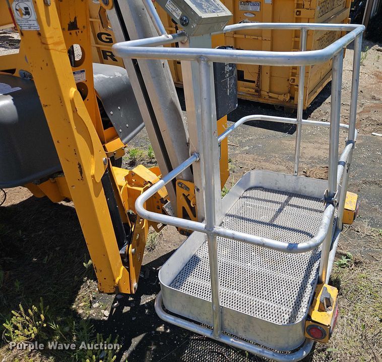 image for item EJ0056 2018 Haulotte 4527 boom lift