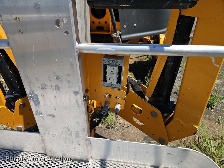 image for item EJ0056 2018 Haulotte 4527 boom lift