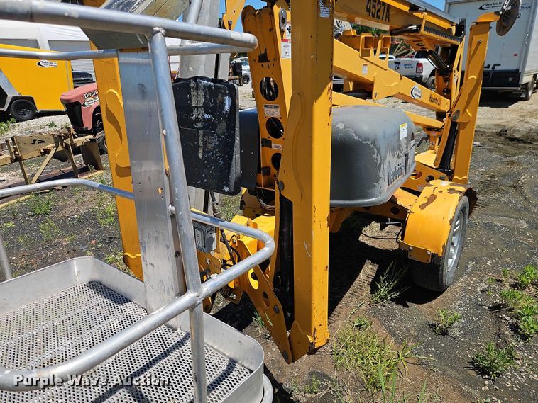 image for item EJ0056 2018 Haulotte 4527 boom lift
