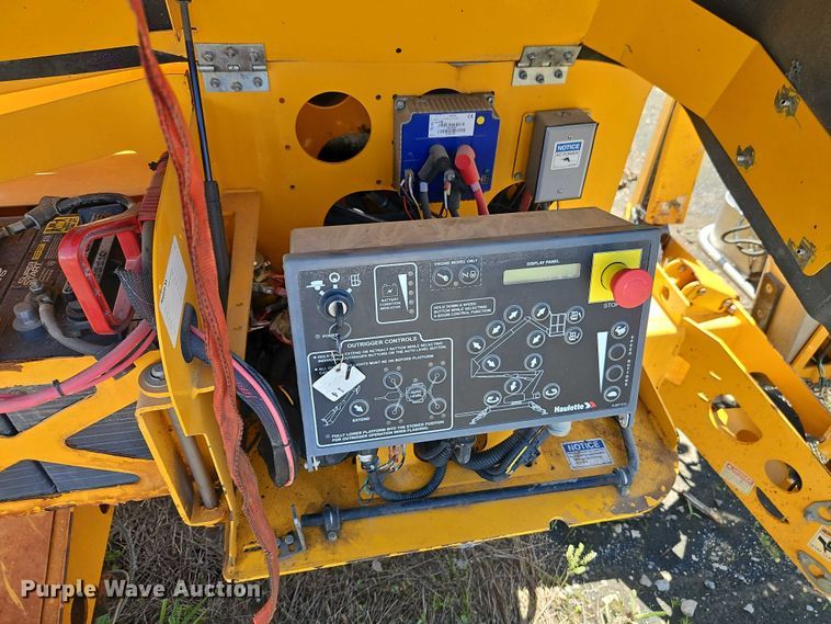 image for item EJ0056 2018 Haulotte 4527 boom lift