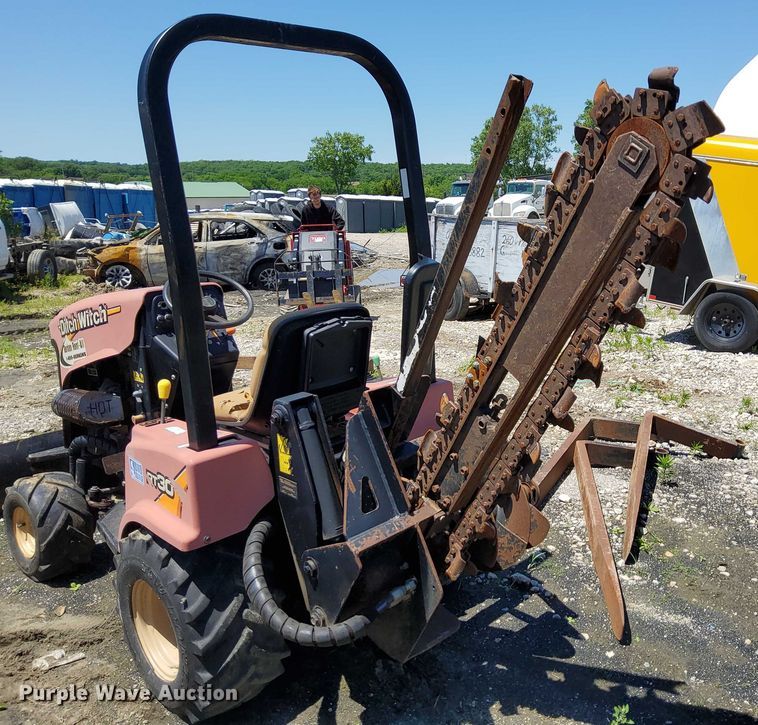 image for item EJ0057 2016 Ditch Witch RT30 trencher