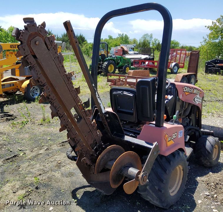 image for item EJ0057 2016 Ditch Witch RT30 trencher