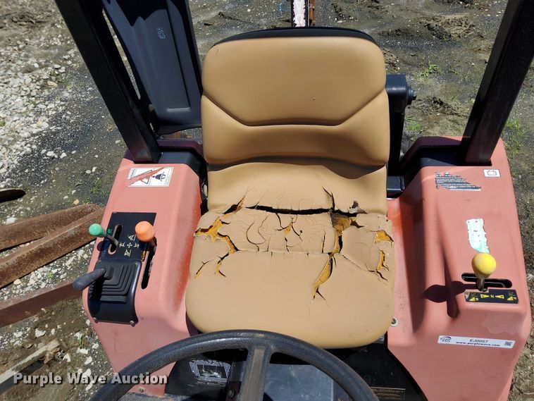 image for item EJ0057 2016 Ditch Witch RT30 trencher