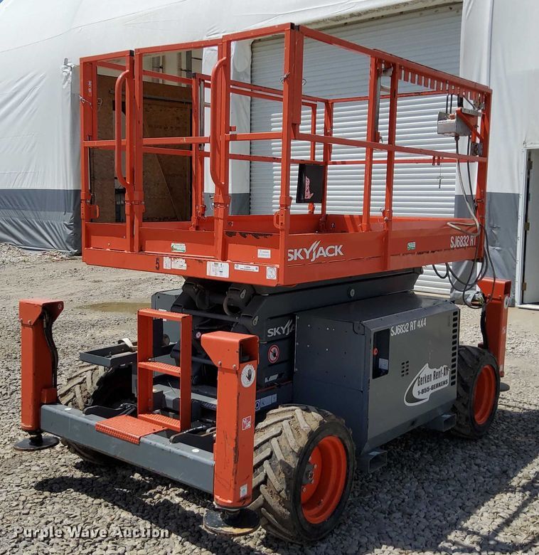 image for item EJ0058 2018 SkyJack SJ6832 RT scissor lift