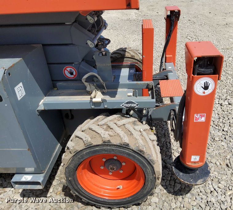 image for item EJ0058 2018 SkyJack SJ6832 RT scissor lift