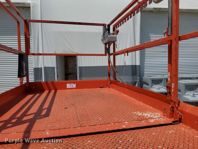 image for item EJ0058 2018 SkyJack SJ6832 RT scissor lift