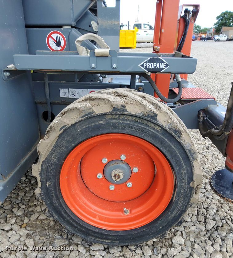 image for item EJ0058 2018 SkyJack SJ6832 RT scissor lift