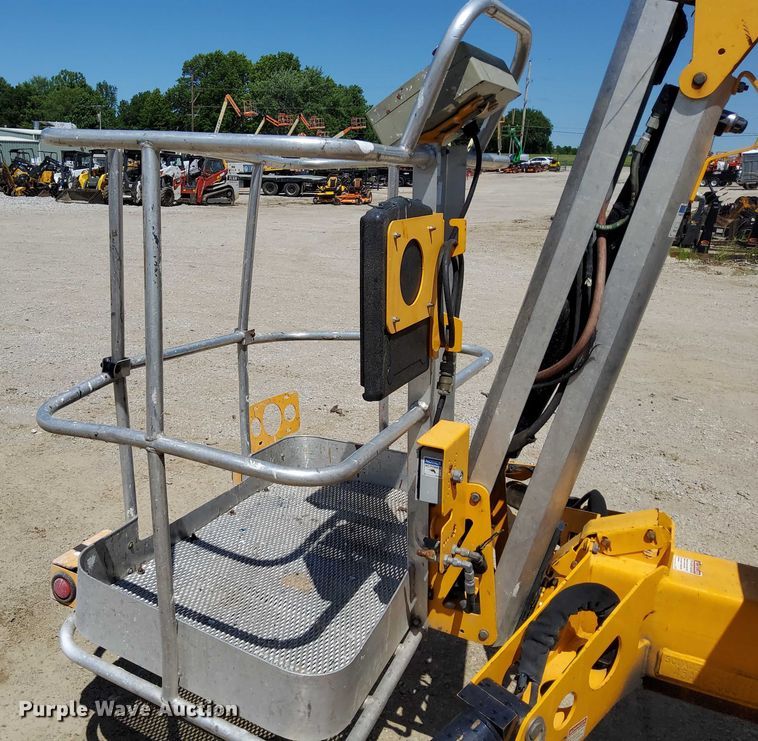 image for item EJ0059 2016 Haulotte 4527A boom lift