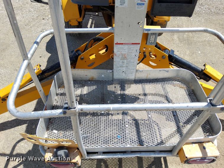 image for item EJ0059 2016 Haulotte 4527A boom lift