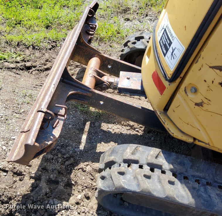 image for item EJ0060 John Deere 17D mini excavator