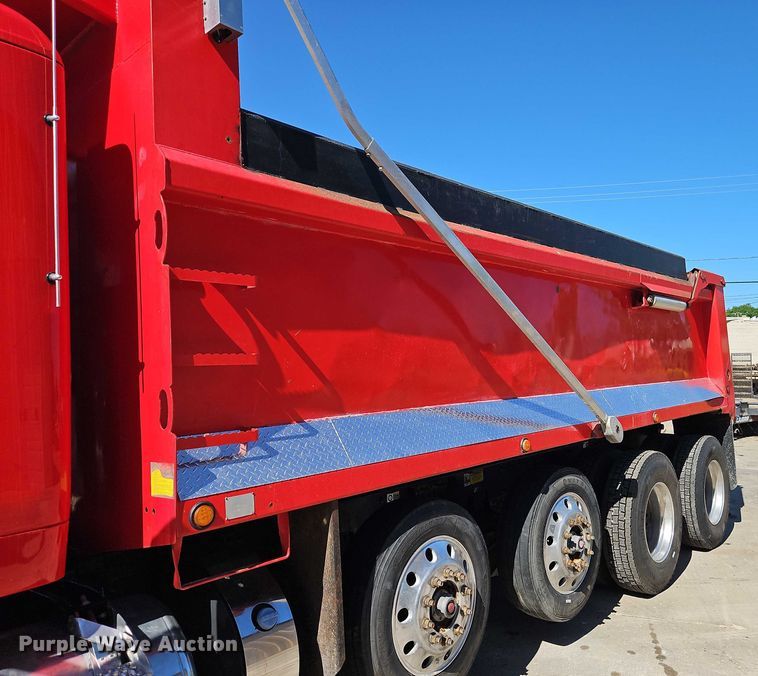image for item EJ0062 2015 Peterbilt 567 dump truck