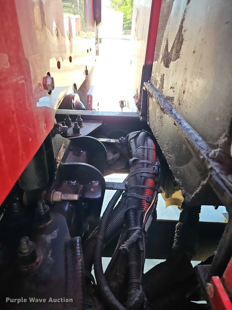 image for item EJ0062 2015 Peterbilt 567 dump truck