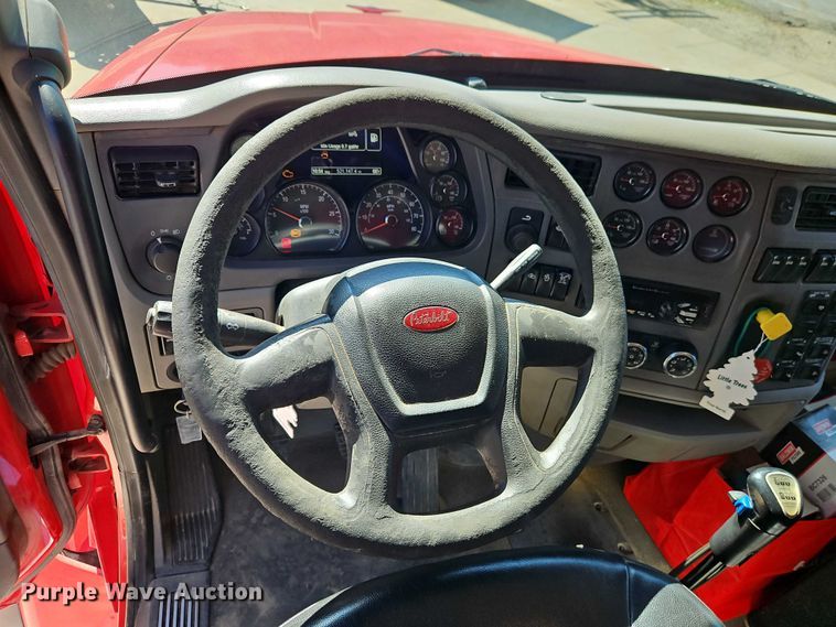 image for item EJ0062 2015 Peterbilt 567 dump truck