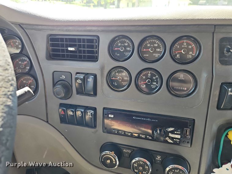 image for item EJ0062 2015 Peterbilt 567 dump truck